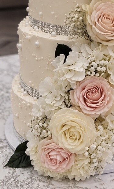 Ritalicious wedding cake