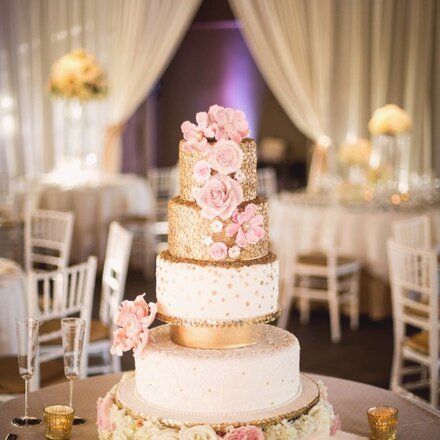 Ritalicious wedding cake